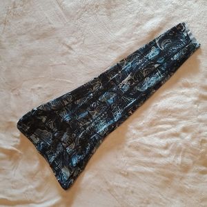 LULULEMON Cropped Leggings. Size 6.